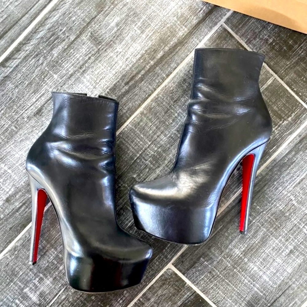 Christian Louboutin Daf booty